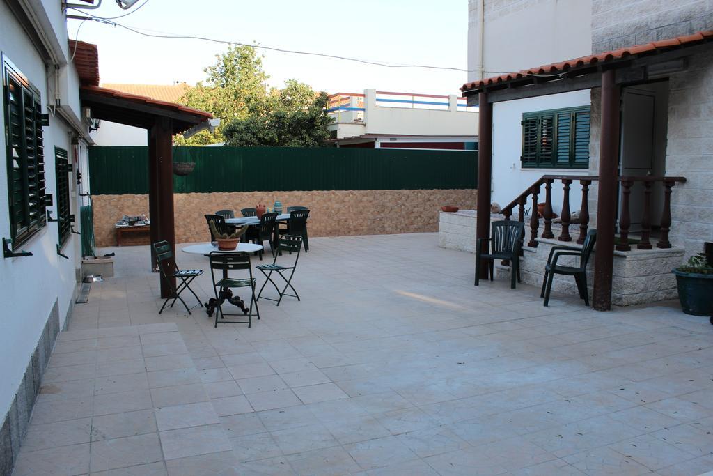 Hostel Casa Lucas Charneca  Ngoại thất bức ảnh