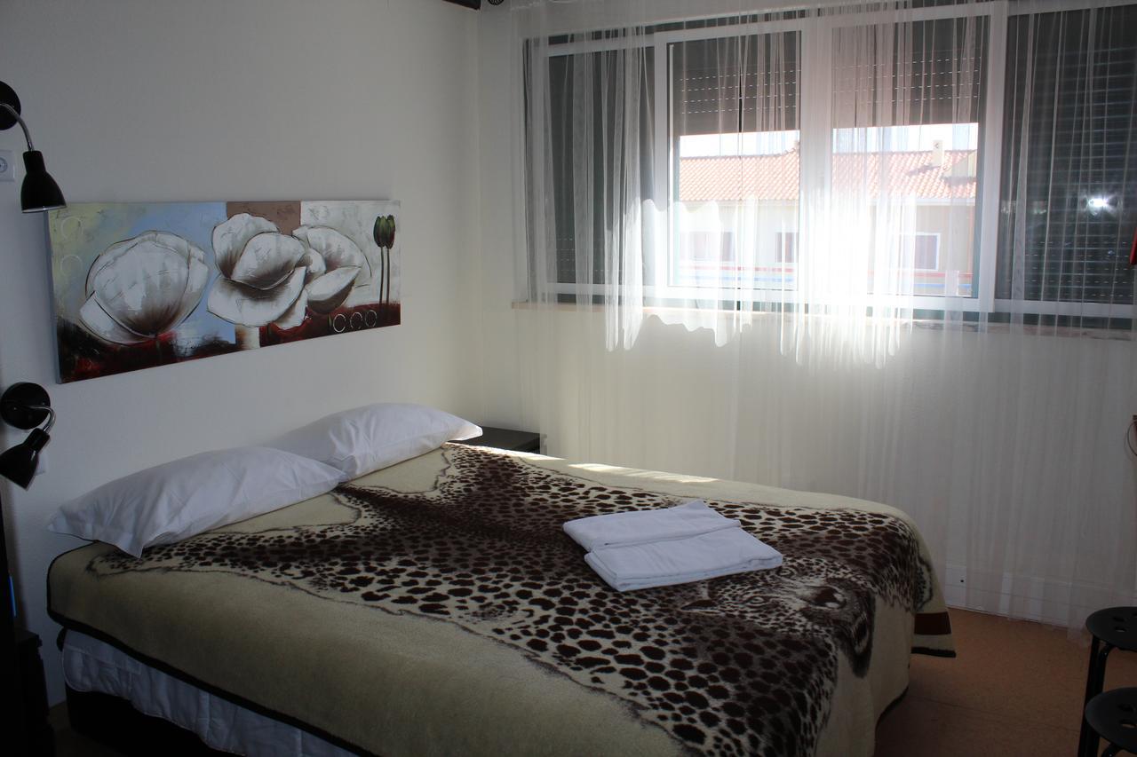 Hostel Casa Lucas Charneca  Ngoại thất bức ảnh