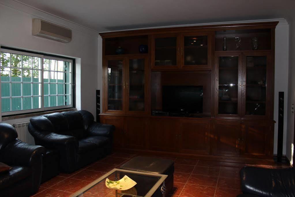 Hostel Casa Lucas Charneca  Ngoại thất bức ảnh